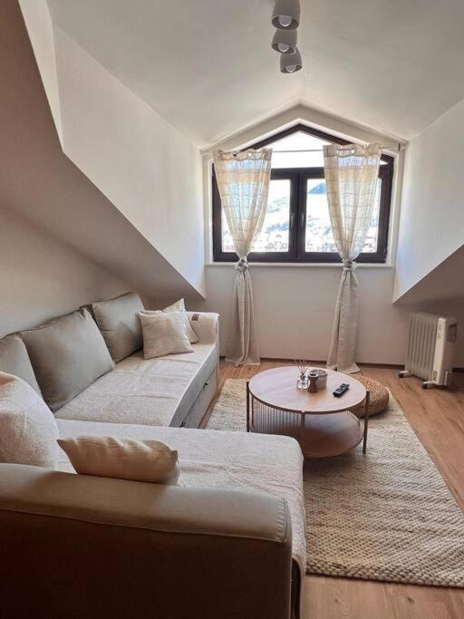 Cozy 1 Bedroom Apartment Next To The Gondola Bansko Bagian luar foto